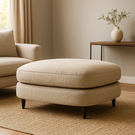 Taburete Otomano Redondeado de Tela Beige con Patas de Madera