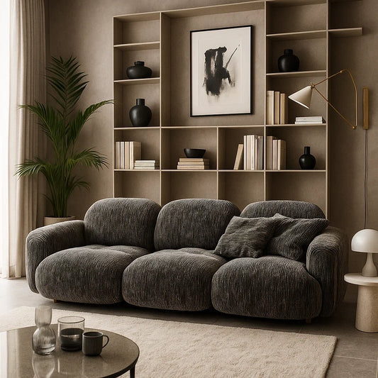 Sofá de Tres Plazas en Pana Gris Oscuro con Estilo Contemporáneo y Cojines Incluidos