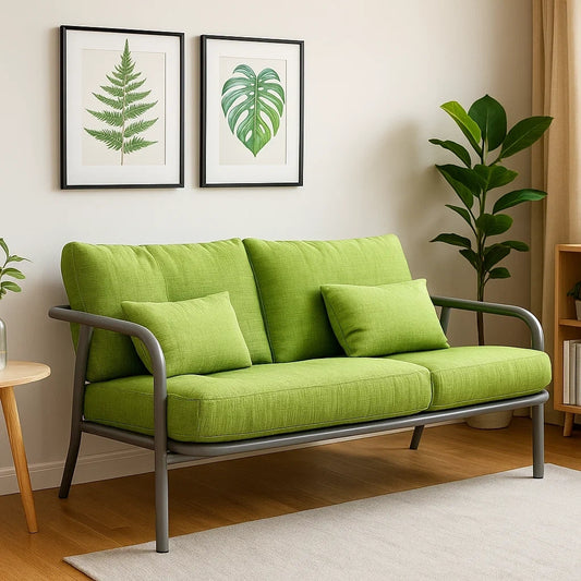Sofá moderno de 2 plazas con estructura metálica gris y cojines tapizados en tela verde