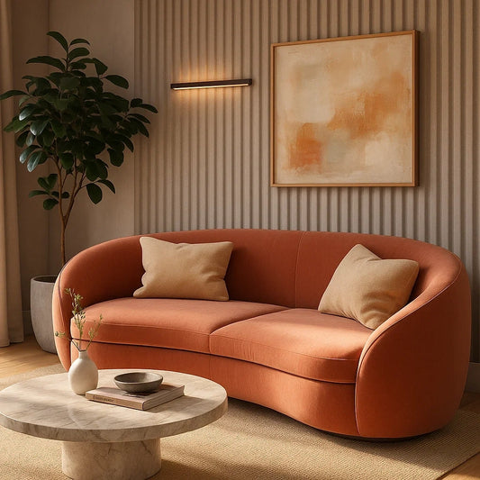 Sofá Curvo de 3 Plazas en Tela Rosa con Cojines Decorativos